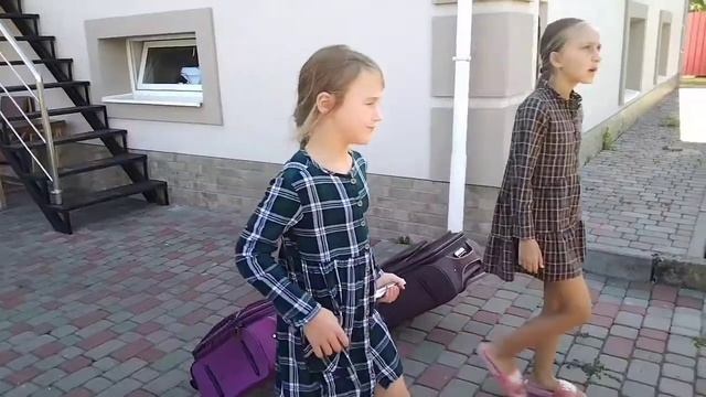 Лагер1день. Куда поехали девочки? смотреть онлайн