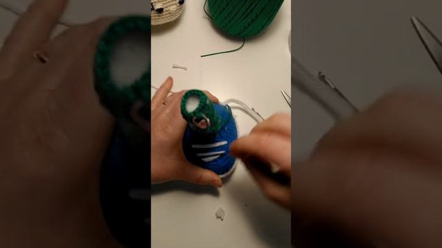 LE GAMBE ( PIEDI 2 ) PER LA DOTTORESSA ( INFERMIERA ) PARTE III / bambola amigurumi смотреть онлайн