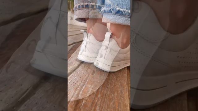 Белоснежные кроссовки Ara из натуральной кожи смотреть онлайн