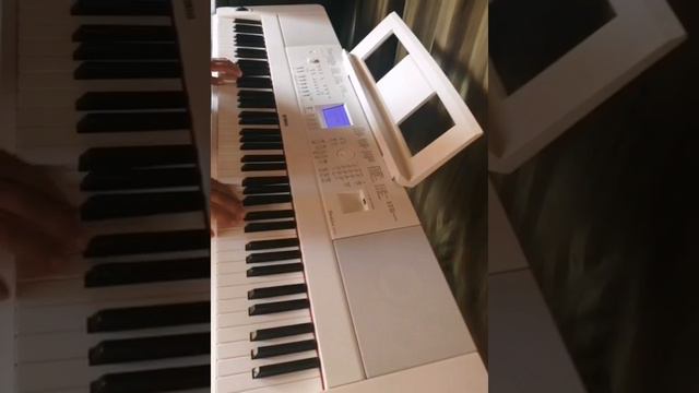 Folkrok y mas Stylos yamaha DGX 660 смотреть онлайн