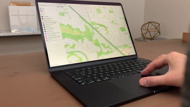 MacBook Air M2 15-inch Base Model Review смотреть онлайн