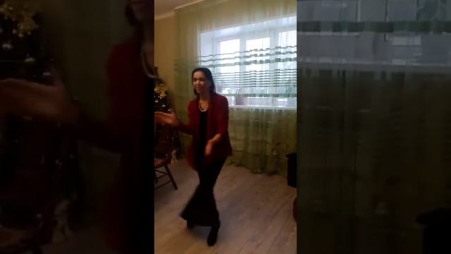Цыганочка классно танцует дома смотреть онлайн