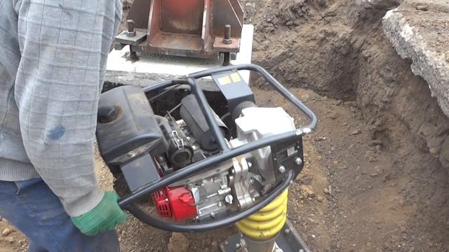 Уплотнение пазух фундаментов вибротрамбовкой. смотреть онлайн