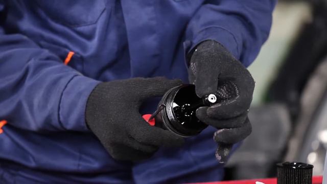 Kā nomainīt MERCEDES-BENZ A W168 motoreļļu un eļļas filtru [Pamācība] смотреть онлайн