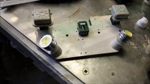 Ремонт и замена светодиодов в плафоне освещения Лада Приора