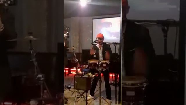 EL MACHETE TRIO Thibaut Chipot Solo Bongo - OYE COMO VA смотреть онлайн