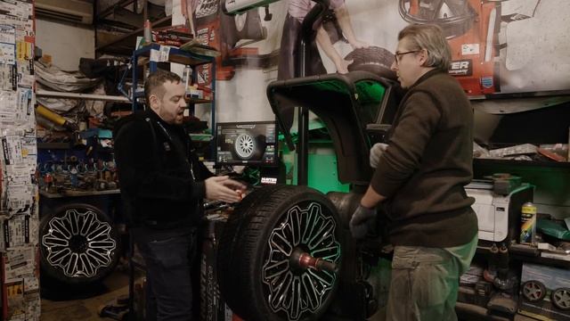 Технарь Шиномонтажный Тюнинг! Бывает и такое! Самый необычный шиномонтаж в моей жизни! смотреть онлайн