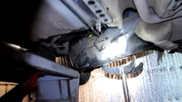 Как поменять бензанасос на Форд Фокус 2. Азбука Форд. смотреть онлайн