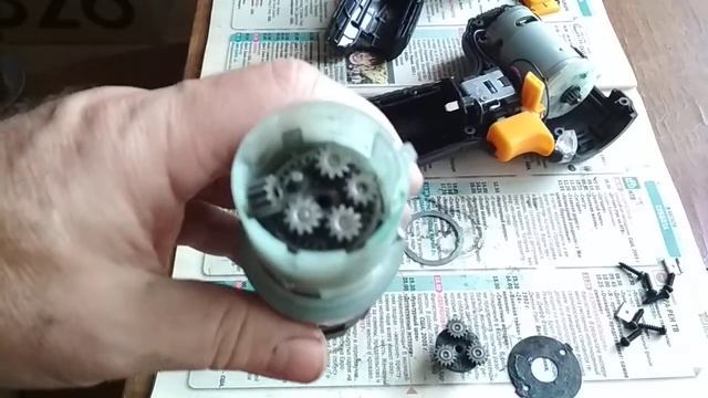 Шуруповёрт DEKO  GCD-12DU3/C. Сборка и принцип действия 2х скоростного редуктора.
