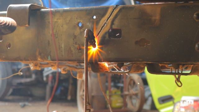 DIY Cutting Truck Chassis For Dump Trucks смотреть онлайн