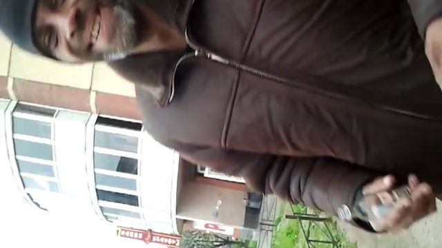 Мужик просит в долг