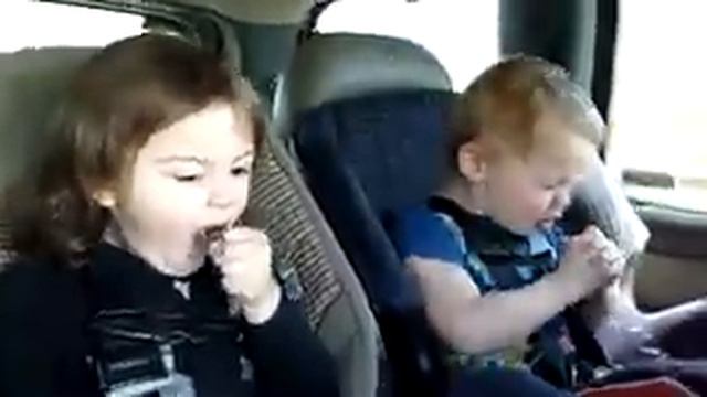 Просто их РОДИТЕЛИ фанаты РОКА) смотреть онлайн