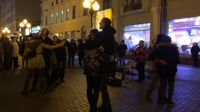 Прогулка по Арбату - cover Кипелов-Я свободен смотреть онлайн