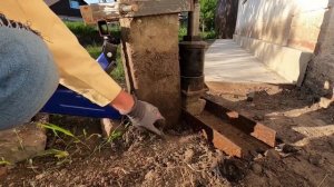 как вытащить бетонный столб с помощью домкрата