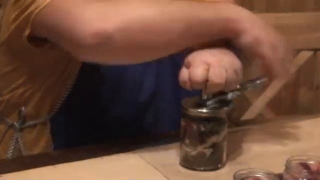 Домашняя тушенка, тушенка из говядины, тушенка из конины. Вакуумный укупор. смотреть онлайн