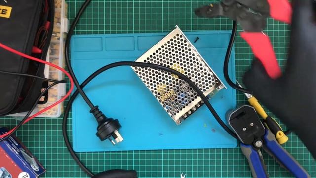 Switched-mode Power Supply - Mains Wiring - Soanar S-40-24 смотреть онлайн