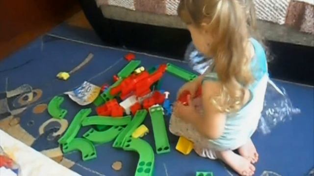 Домашние видео. Соня 4 года. День рождения. Соня истинная принцесса!!! смотреть онлайн