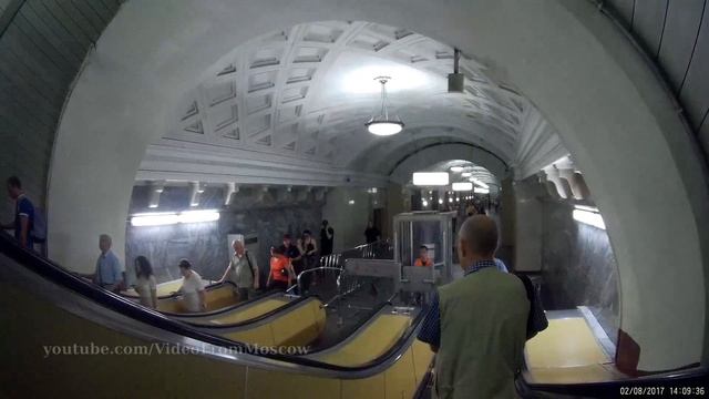 Станция метро Белорусская (радиальная), вход на станцию // 02.08.2017 смотреть онлайн