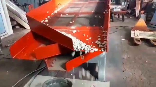 Видео виброгрохот ВГ 1300 песок+щебень смотреть онлайн