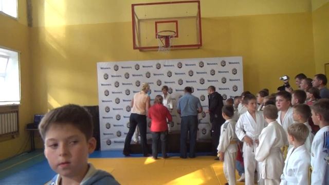 Награждение. Капетинский Олег - 3 место - 21 кг. VII Турнир по дзюдо Дмитриевка . 24 сентября 2016. смотреть онлайн