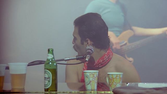 WE WILL ROCK YOU - QUEEN ROCK MONTREAL 1981 смотреть онлайн