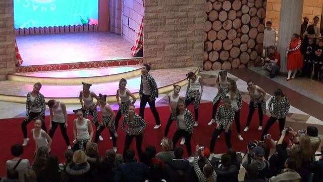 "Город живёт" хип хоп hip-hop Центральный Детский Магазин Танцевальный клуб "Пантера" смотреть онлайн