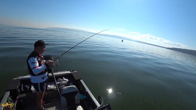 РЫБАЛКА НА МОРЕ ОСЕНЬЮ. Ловля судака на спиннинг осенью смотреть онлайн