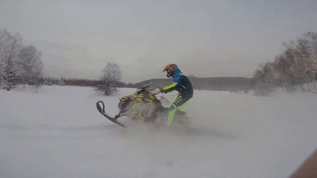 Катание на горном снегоходе смотреть онлайн