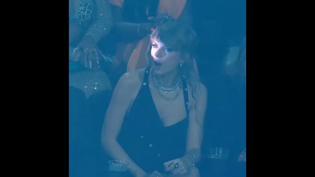 Stray kids’ Felix trends as the ‘blonde guy’ at the VMAs & Taylor Swift’s reaction #kpop смотреть онлайн