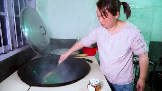 今天有口福，媳婦準備了白斬鴨，孩子啃著鴨腿，真香 | Roast duck, children eat duck legs, so fragrant смотреть онлайн