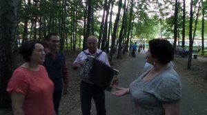 Измайловские Пятачки. Не купить на золото  сердце у девушки.