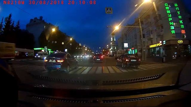 Видеорегистратор Street Storm CVR-N8210W смотреть онлайн