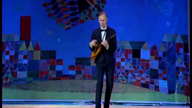 Балалаечник Валерий Калинин играет Венгерский чардаш смотреть онлайн