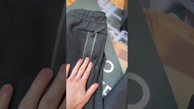 Обзор NIKE TECH FLEECE BLACK #shorts смотреть онлайн