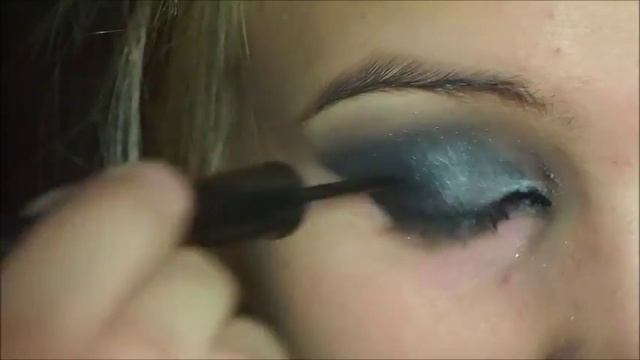 Клубный / Праздничный дымчатый макияж | Clubbing smoky eyes makeup tutorial смотреть онлайн