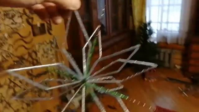 Снежинка из пластиковых бутылок смотреть онлайн