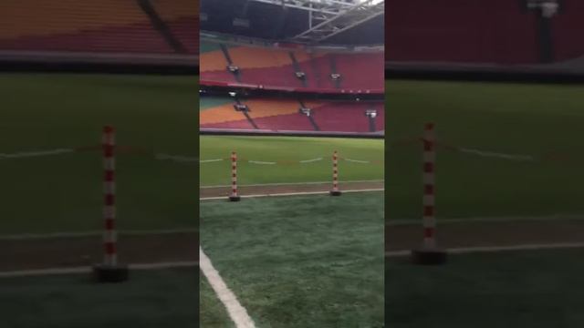 Ajax players Entrance to The Amsterdam Arena смотреть онлайн
