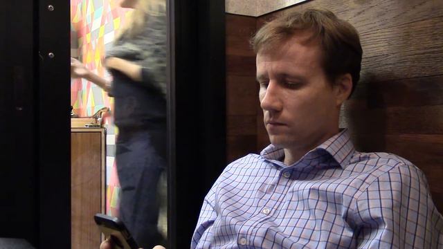 Совещание с сотрудницей.Вакансия менеджер по продаже недвижимости открыта смотреть онлайн