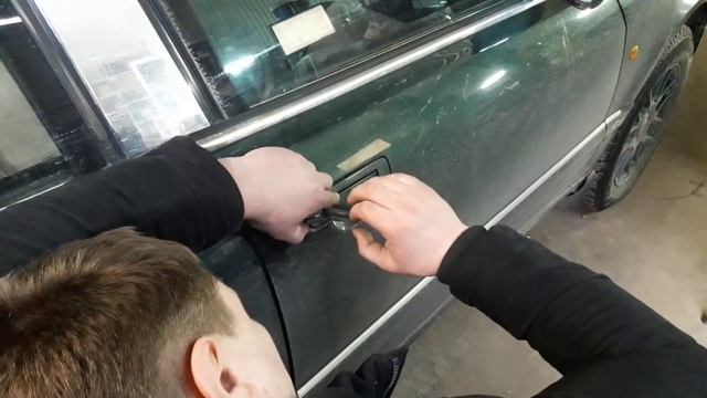 Вскрытие замка Ауди А8 смотреть онлайн