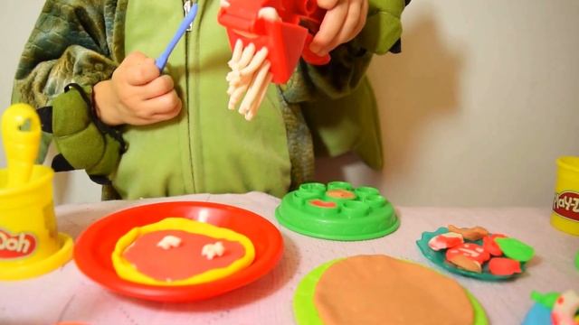 Піца Play Doh / делаем игрушечную пиццу из пластилина Play - Doh # Miss Веронічка Сивик смотреть онлайн