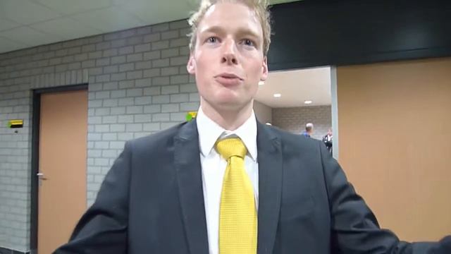 HET # 13 SHIRT VAN MADS JUNKER смотреть онлайн