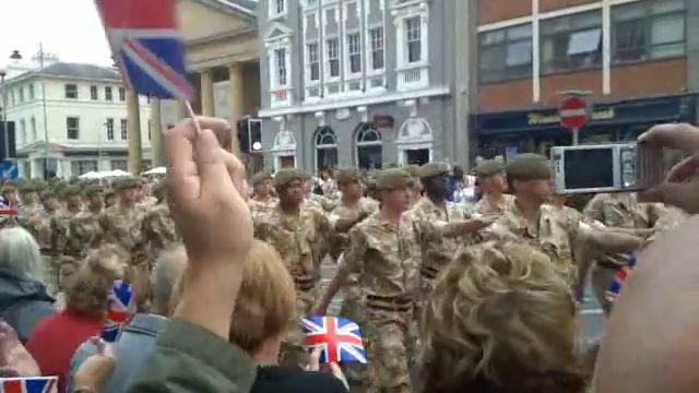 Princess of Wales's Royal Regiment homecoming Tunbridge Wells смотреть онлайн