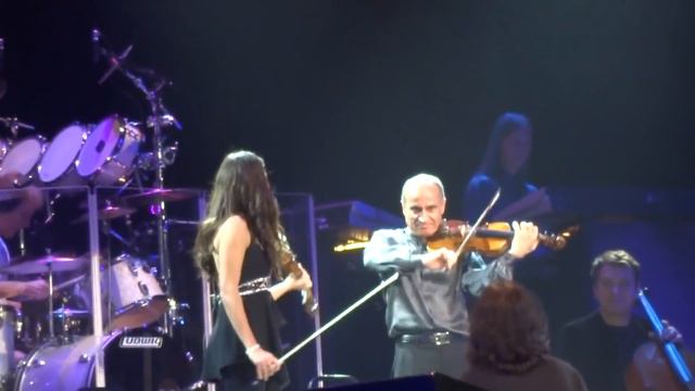 Mary Simpson vs Samvel Yervinyan - Yanni Live in Dubai 2013 смотреть онлайн