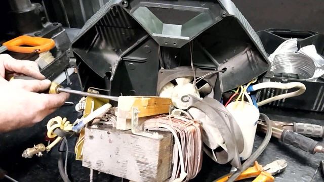 Восстановление почти забытого сварочного аппарата из советского прошлого смотреть онлайн