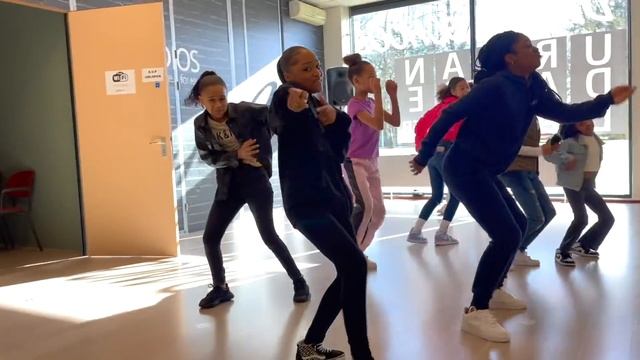 Petit Afro - AZONTO DANCE || Afro Dance #JustForFun