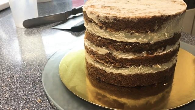 Выравнивание торта белково-масляным кремом/ Swiss Merengue Buttercream