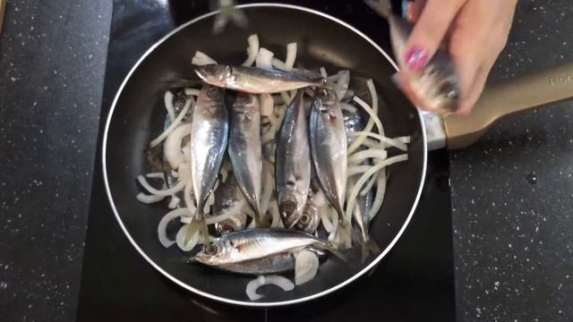 Любимое блюдо черноморских моряков - Шкара классическая из ставриды на сковороде. Быстрый ПП рецепт смотреть онлайн