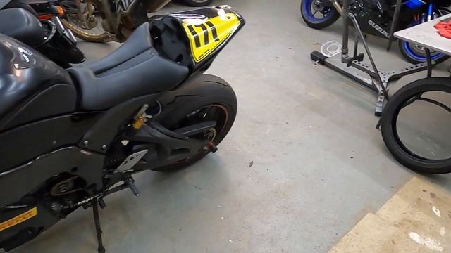 REVIEW PIRELLI TD 190/55 vs 200/55 BEST TRACK DAY TIRE PERIOD! BIG BIKE ZX10R смотреть онлайн
