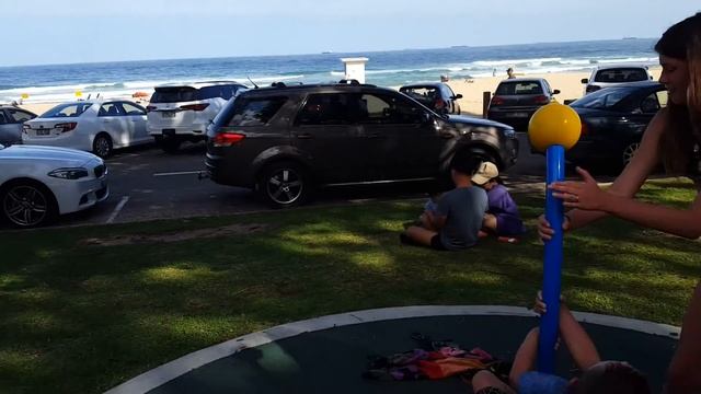 ✔Гуляем на детской площадке у моря. Веселые игры. ВЛОГ смотреть онлайн