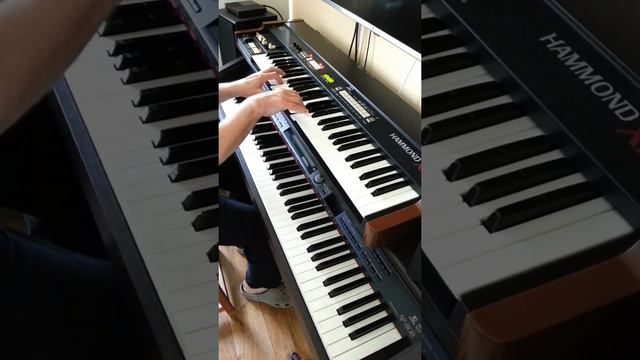 YESTERDAY (cover of The Beatles song) - played the Hammond XB-1 organ смотреть онлайн
